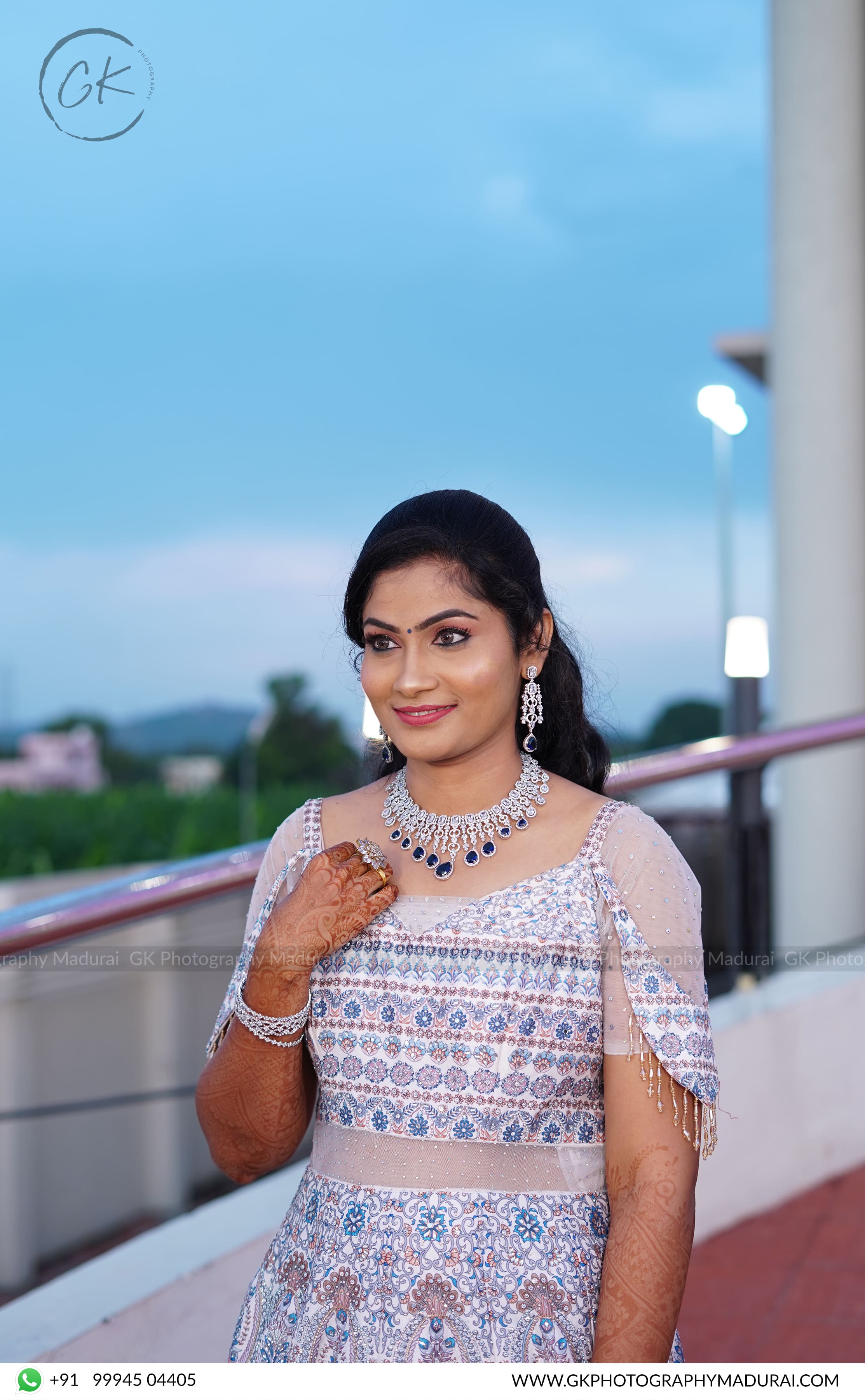 Ilakiyya Naveen candid wedding photography by GK Photography Madurai